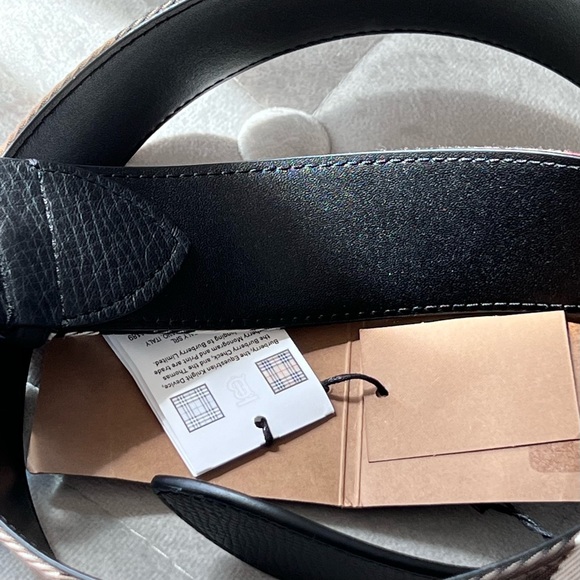 Burberry Check Leather Belt in Black - Picture 7 of 9